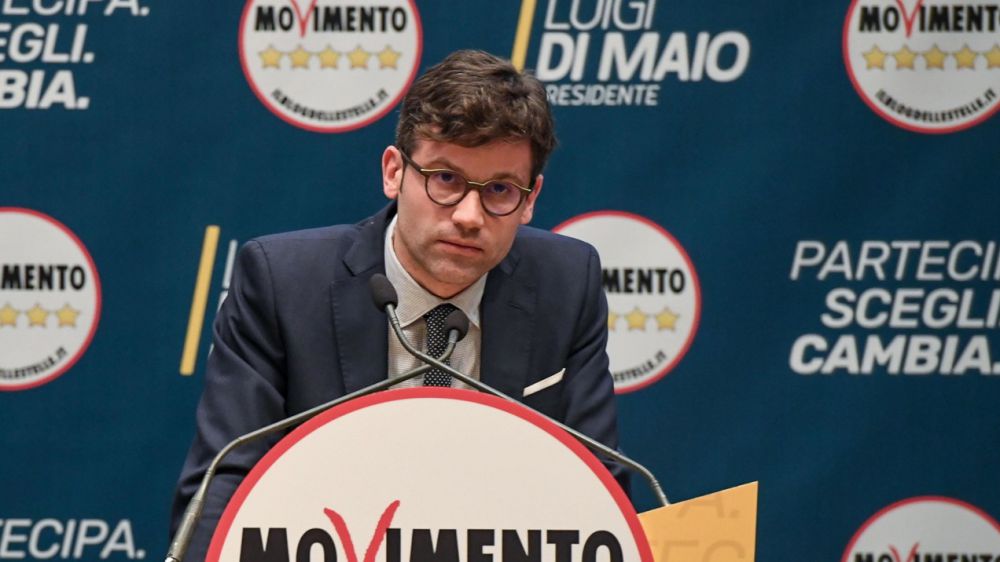 Altre due defezioni nel M5S, lasciano i deputati Angiola e Rospi