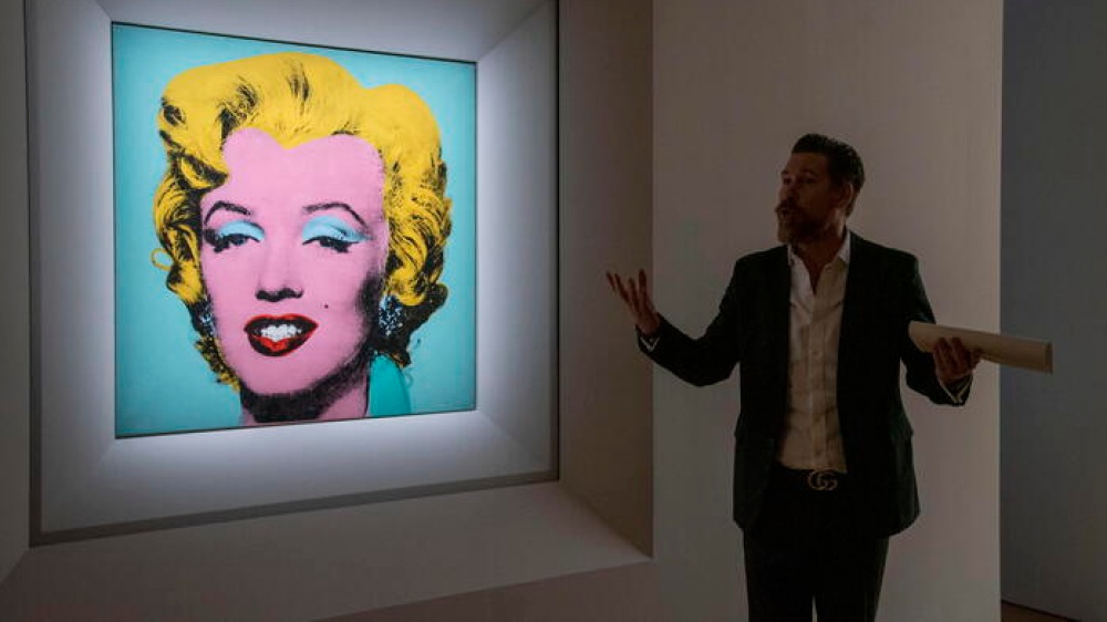 Andy Warhol è l'autore dell'opera del XX secolo più cara di sempre, il ritratto di Marilyn Monroe venduto per 195 milioni di dollari