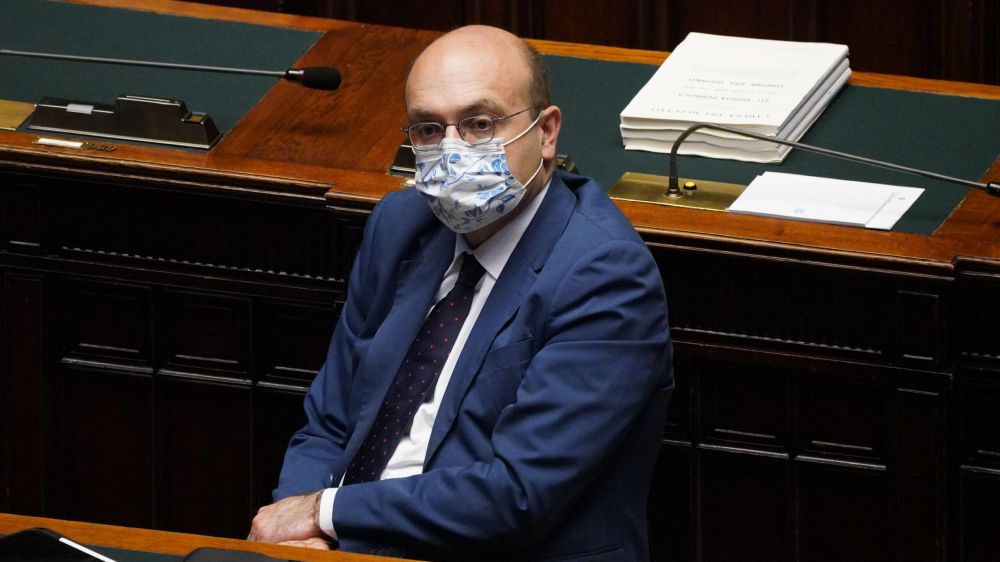 Antonio Misiani, viceministro all'economia, a RTL 102.5, "L'obbiettivo è andare in Gazzetta con il decreto già domani"