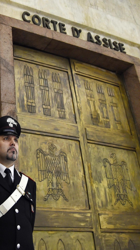 Arezzo: omicidio della madre affetta da Alzheimer, assolta la figlia in corte d'assise