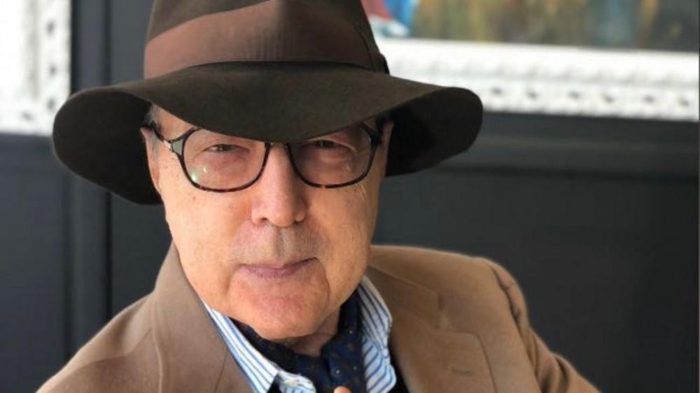 “Sono pronto a tornare”: Pingitore vuol far rivivere Il Bagaglino Lo storico giornalista, autore tv e scrittore festeggia più di 50 anni di carriera