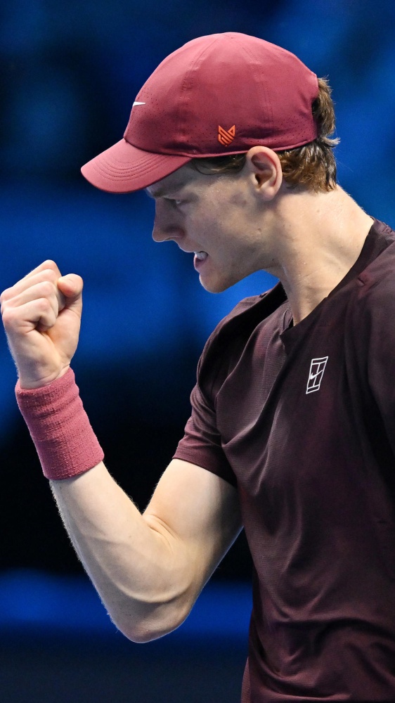 Atp Finals: Jannik Sinner campione per la seconda volta consecutiva. Alcaraz battuto in due set