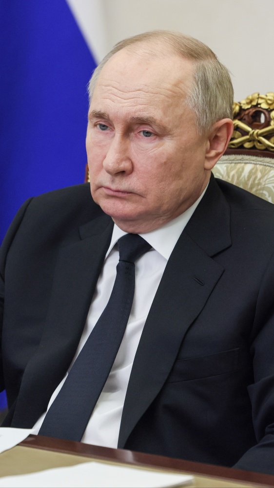 Attentato in Russia, Putin: "Sono stati gli estremisti islamici". I 4 accusati portati in tribunale con segni di tortura