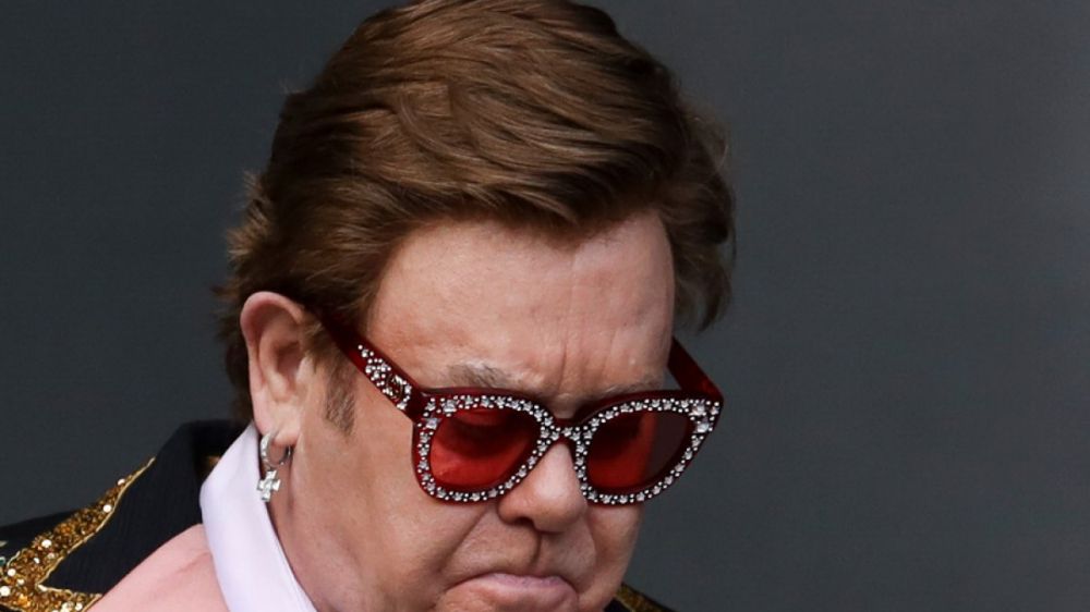 Auckland, Elton John perde la voce e scoppia a piangere durante il concerto