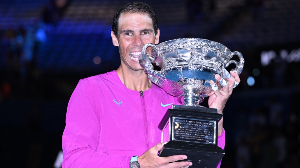 Australian Open, Nadal batte in finale Medvedev in 5 set e conquista il ventunesimo slam in carriera