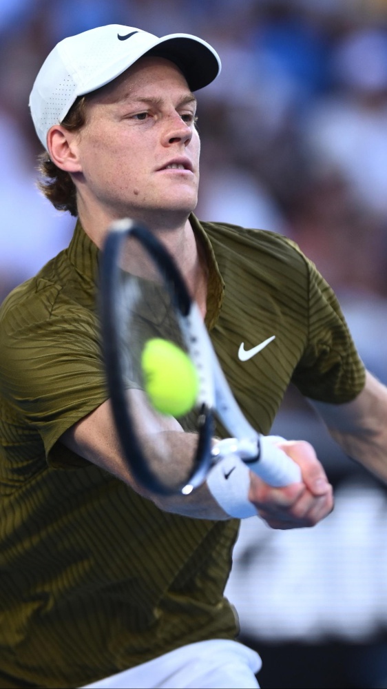 Australian Open, Sinner e Musetti volano ai quarti di finale, torna a casa Darderi