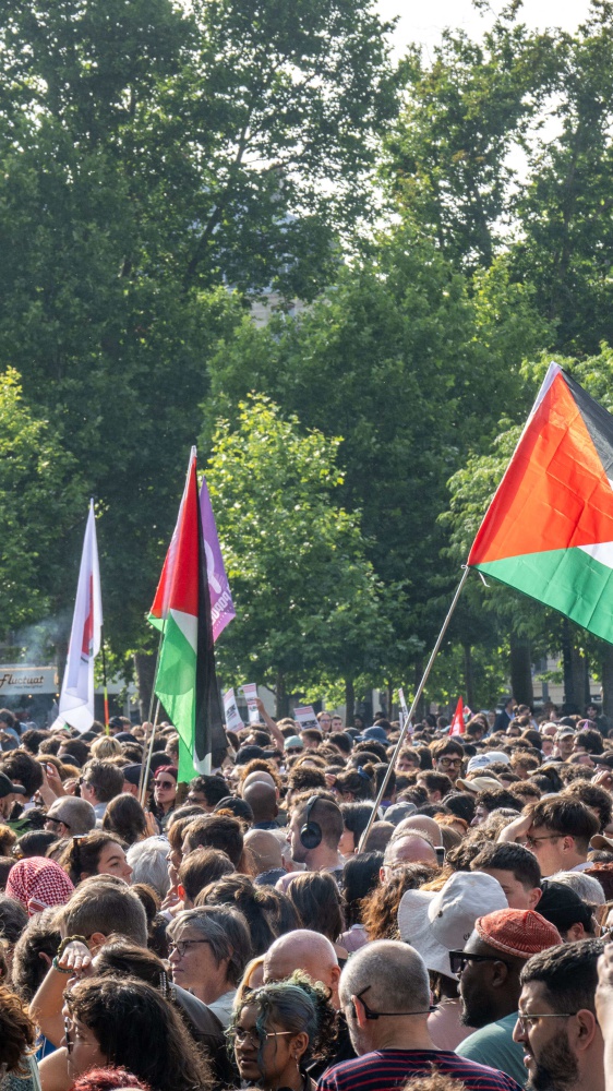 Avanza la marcia internazionale per spezzare il blocco su Gaza, attivisti italiani bloccati al Cairo