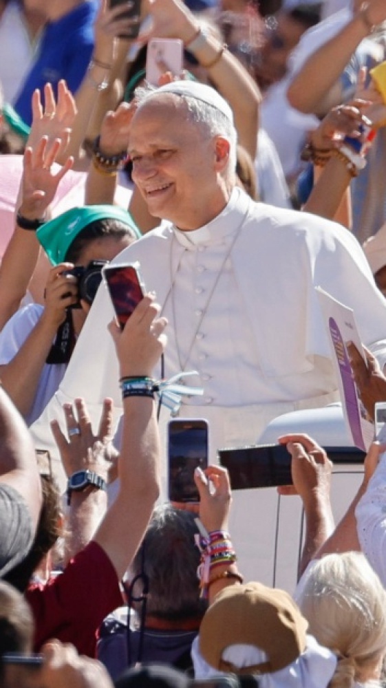 Bagno di folla per Papa Francesco a Tor Vergata, il pontefice ha celebrato la messa  che ha chiuso  il Giubileo dei giovani