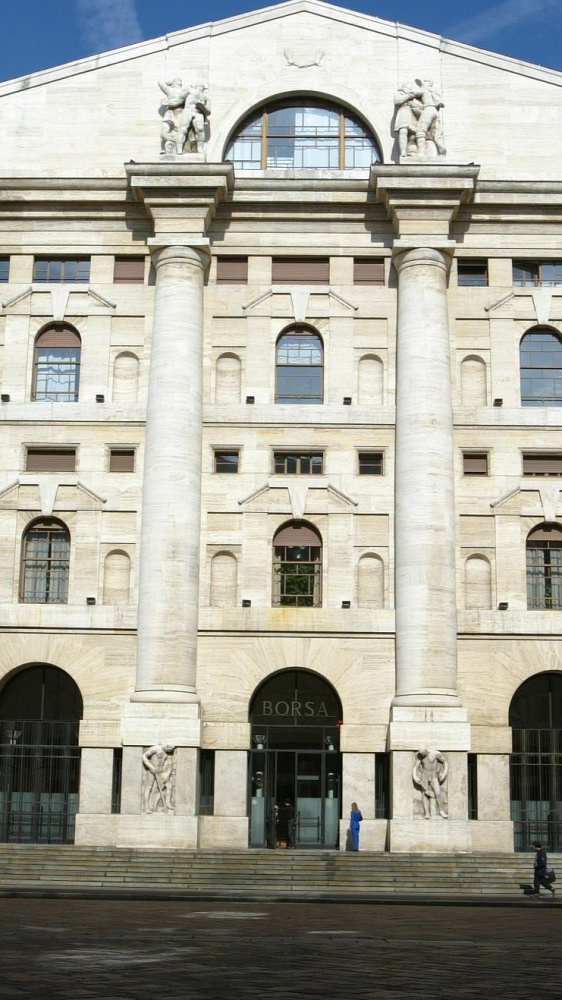 Banche, Intesa sfida il Banco BPM e va sul Monte dei Paschi, Unipol-Bper pronte a creare il Terzo Polo