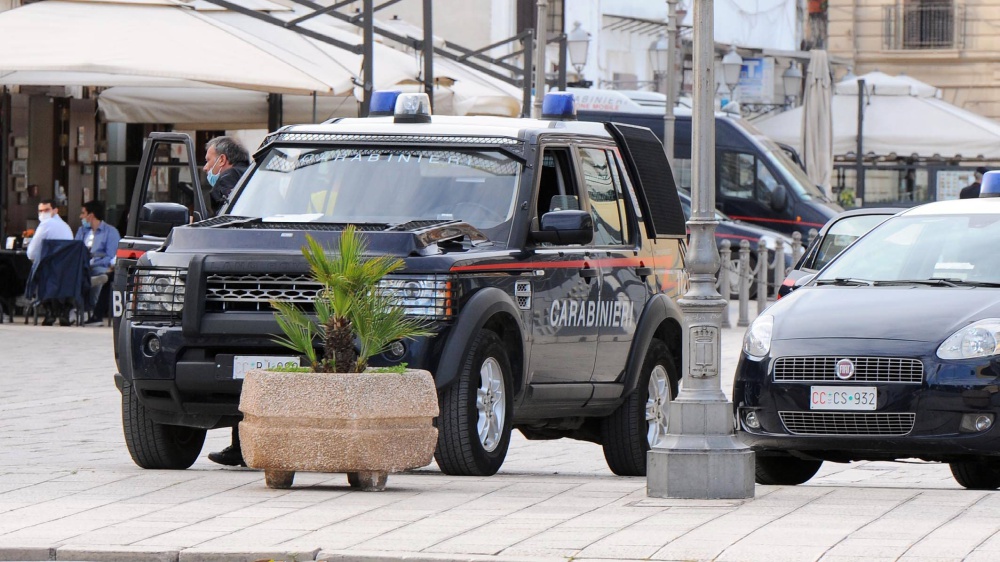 Bari, due anziane smascherano truffatori al telefono e li fanno arrestare