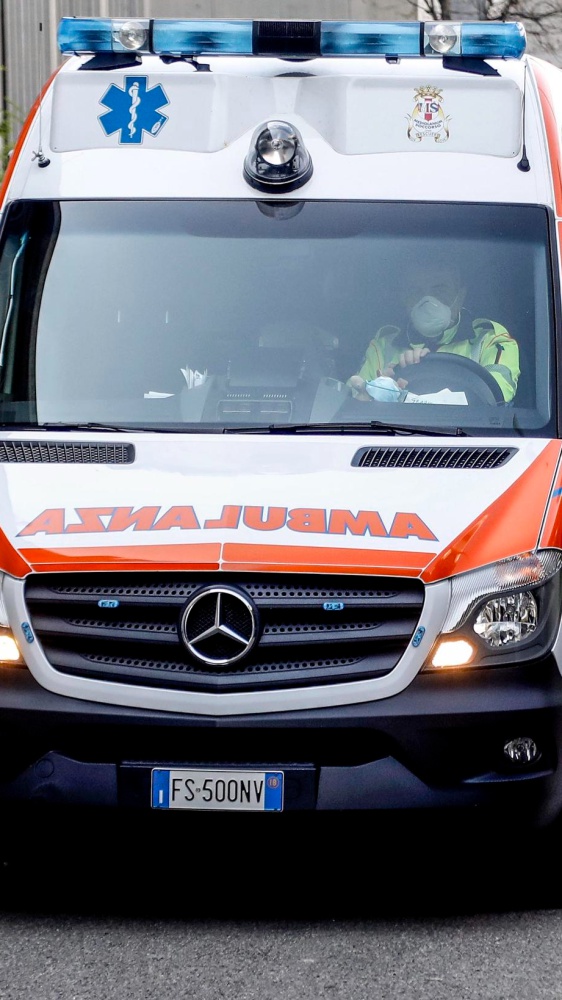 Bassano del Grappa, ragazzo accoltella prof per strada. L'uomo si era rifiutato di offrirgli una sigaretta
