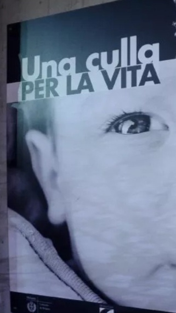 Bergamo: neonato lasciato nella Culla per la Vita, soccorso e portato in ospedale, sta bene