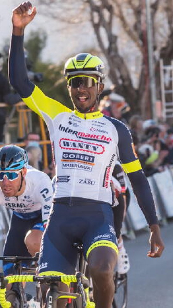Biniam Girmay è Il primo corridore africano a vincere una classica World Tour, si è imposto nella Gand-Wevelgem