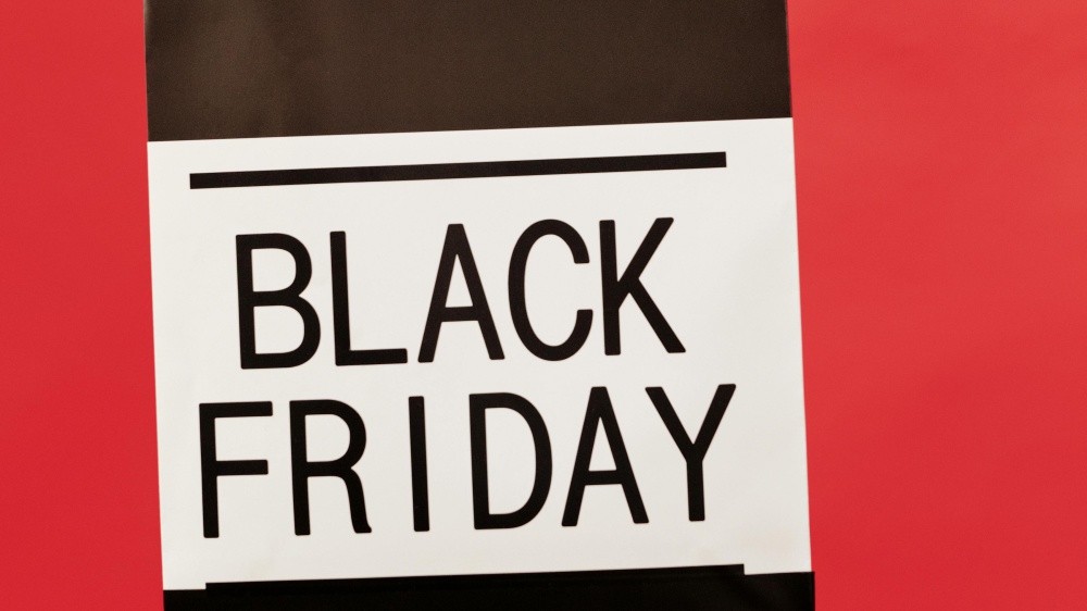 Black Friday 2024, italiani pronti agli acquisti, ma spenderanno meno rispetto al 2023