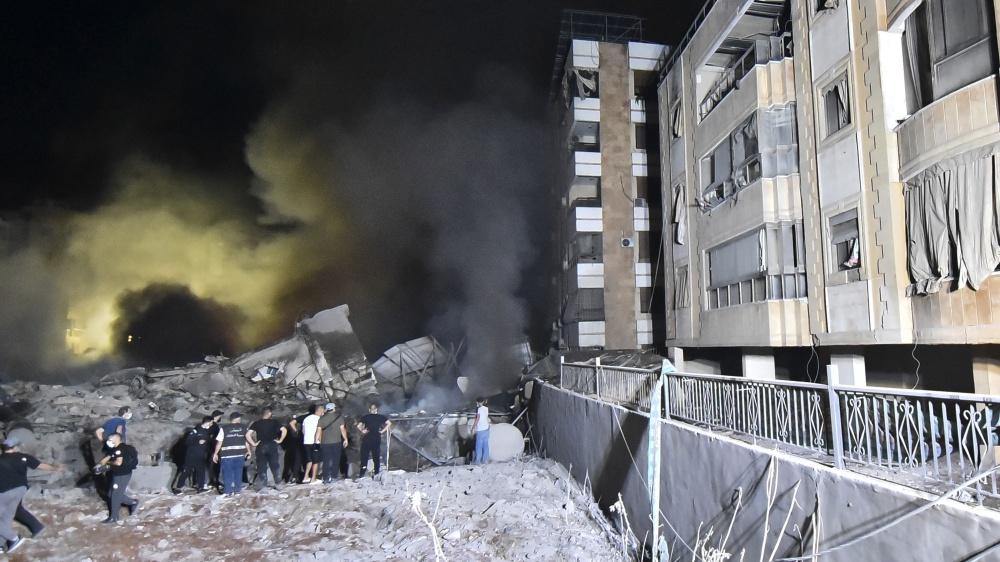 Blitz di Israele nella zona sud di Beirut, bombardato il centro di comando di Hezbollah, si temono centinai di morti