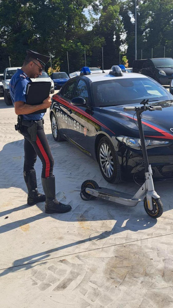 Bosnasco, sedicenne muore travolto da un'auto mentre viaggia in monopattino
