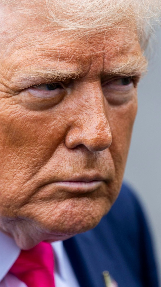 Botta e risposta al vetriolo tra Trump e Medvedev culmina nella decisione del presidente USA di schierare due sottomarini nucleari