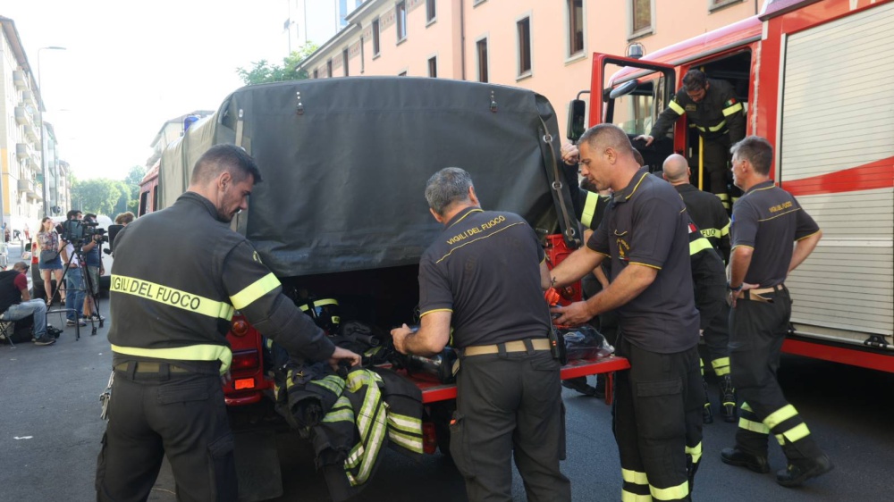 Milano, incendio in una casa di riposo. Vittime e intossicati, il Sindaco Sala: "Bilancio pesantissimo"