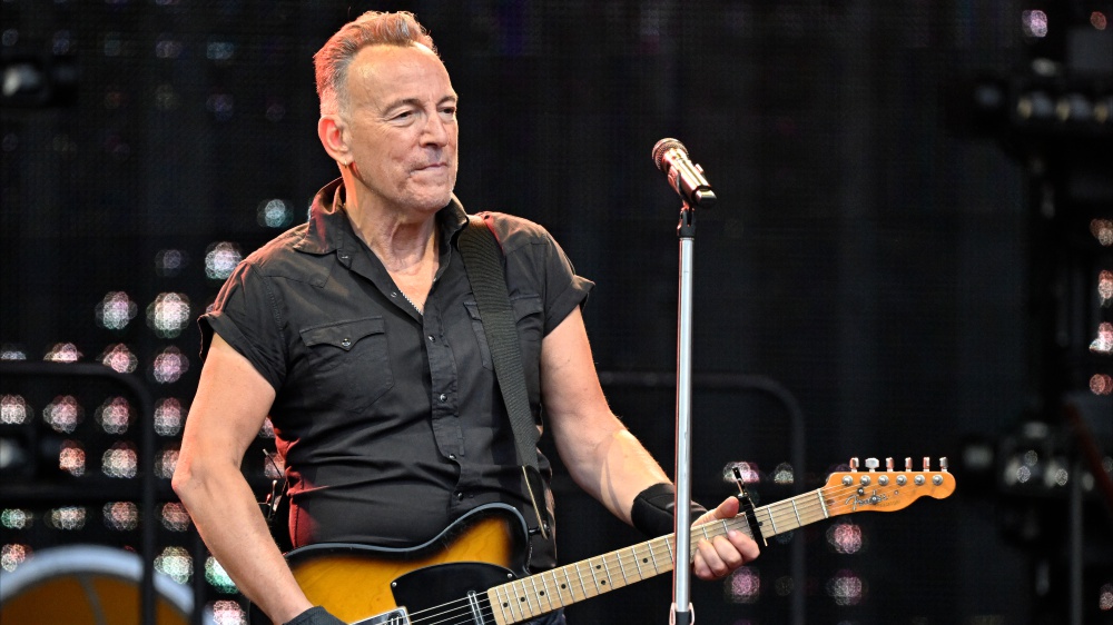 Bruce Springsteen, i fan si riuniscono a Milano nonostante la cancellazione degli show a San Siro