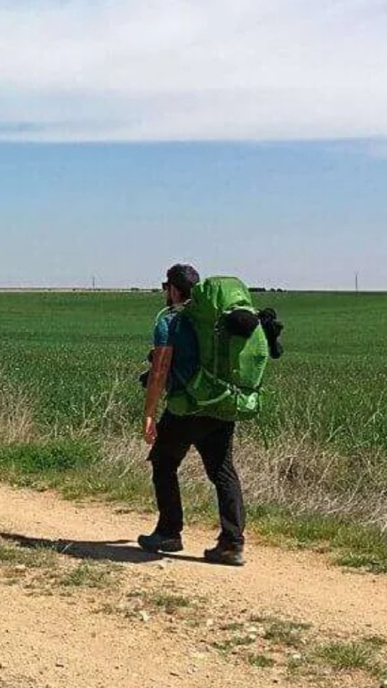 "Buen camino" travolge Google: arriva l'effetto Zalone nelle ricerche on line. Tutto quello che c'è da sapere sul viaggio...