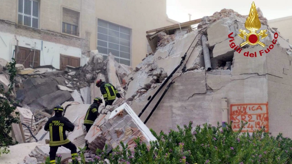 Cagliari, crolla l'Aula Magna dell'Università. Nessun ferito, cause ancora da accertare e polemiche