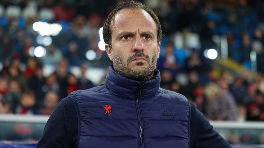 Calcio, Alberto Gilardino non è più l'allenatore del Genoa, al suo posto in arrivo Patrick Vieira