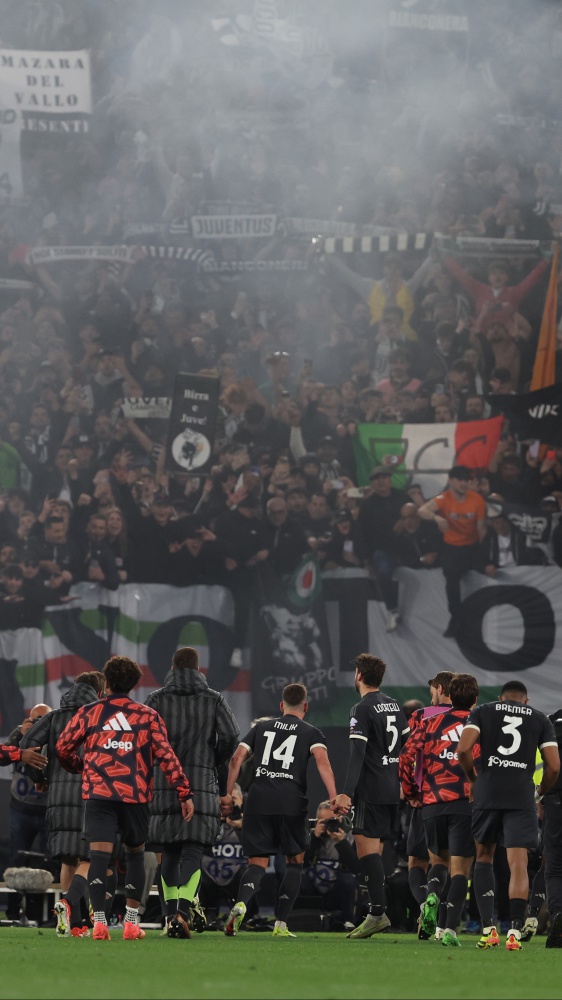 Calcio, Coppa Italia, la Juventus perde 2 a 1 contro la Lazio ma vola in finale