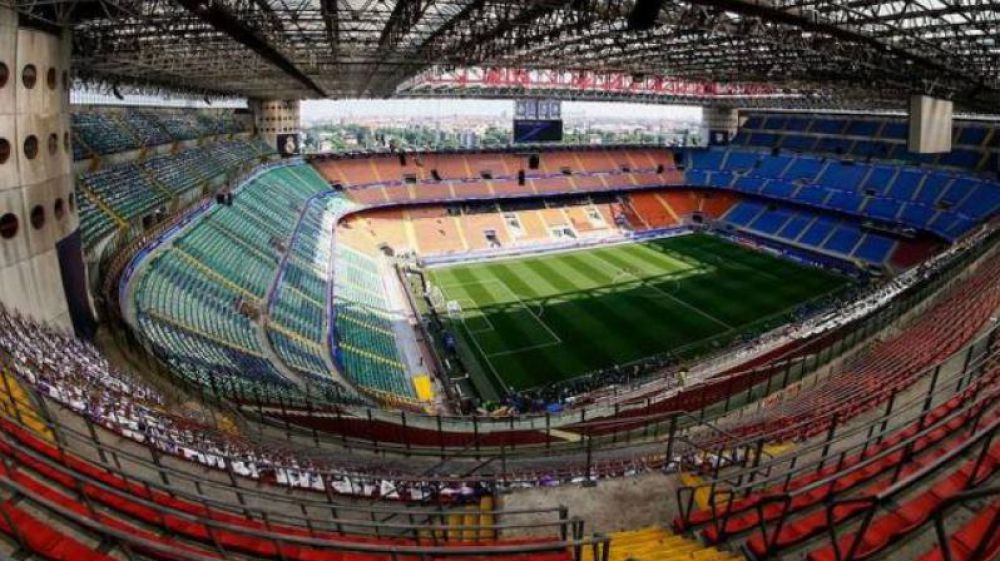 Calcio Italiano in bilico: tra rischio contagi e danno economico devastante per lo stop
