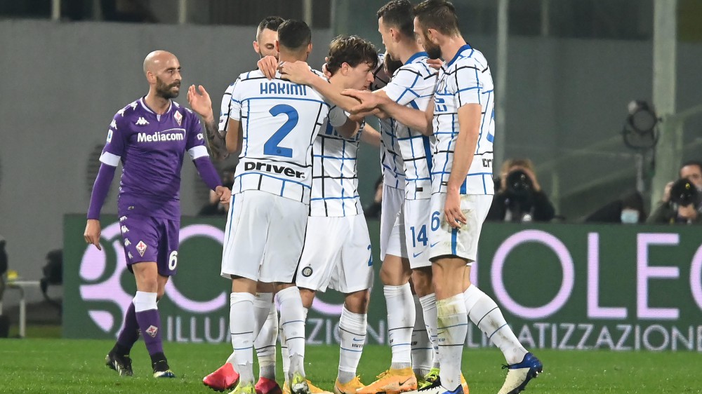 Calcio, Serie A reazione Inter, vince  a Firenze  2-0 e per il momento torna in testa alla  classifica