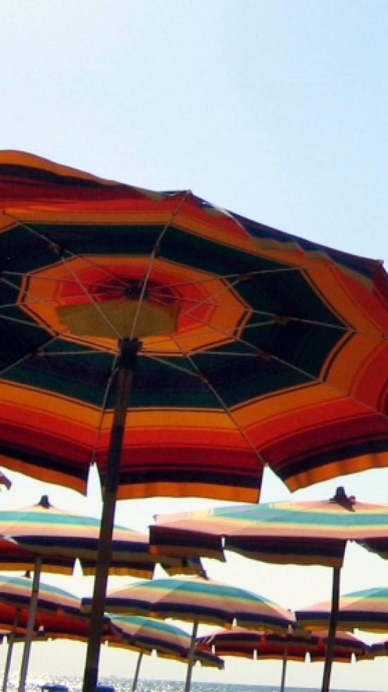 Caldo record in Sardegna, in spiaggia muoiono due persone colte da malore