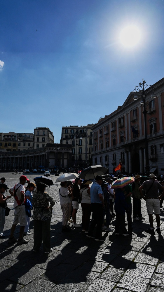 Caldo, l'anticiclone africano abbraccia il nostro Paese. Ma le temperature sono roventi anche nel resto d'Europa