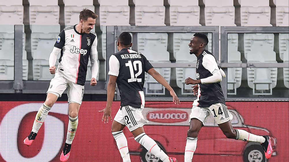 Campionato a rischio, intanto la Juventus torna in vetta