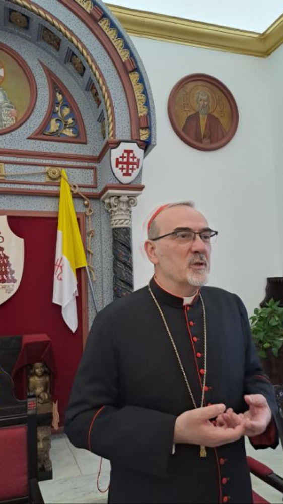 Cardinal Pizzaballa: noi restiamo a Gaza. E Israele continua ad attaccare
