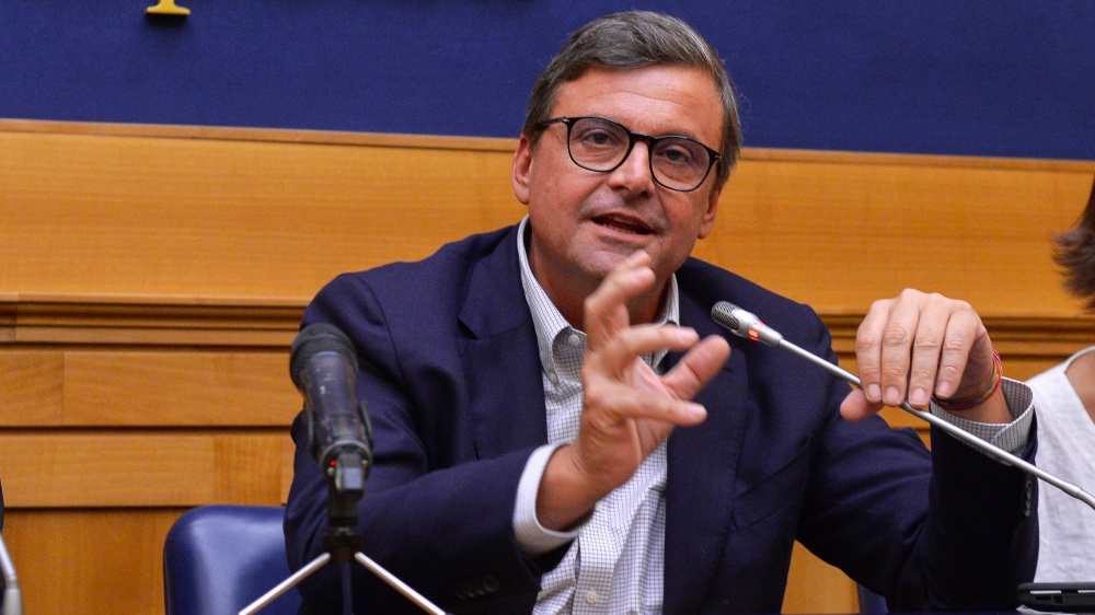 Carlo Calenda a RTL 102.5: “In tarda mattinata incontro con Renzi, sono ottimista, credo che si farà. Cottarelli e Bonino? Non conteranno nulla"