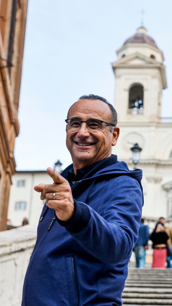 Carlo Conti a RTL 102.5: “Edizione interamente dedicata a Pippo Baudo, su Pucci nessuna interferenza dal governo”