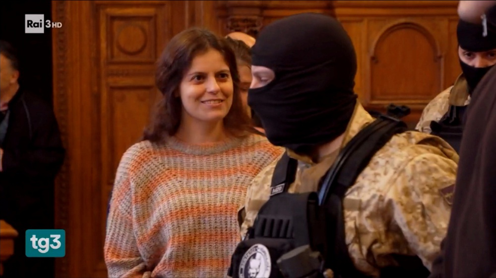 Caso Ilaria Salis: La 39enne lombarda detenuta da un anno a Budapest chiederà gli arresti domiciliari in Ungheria