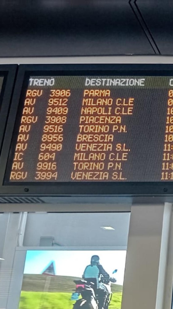 Cavi tranciati vicino alla stazione di Bologna, si ipotizza un sabotaggio senza escludere un atto terroristico