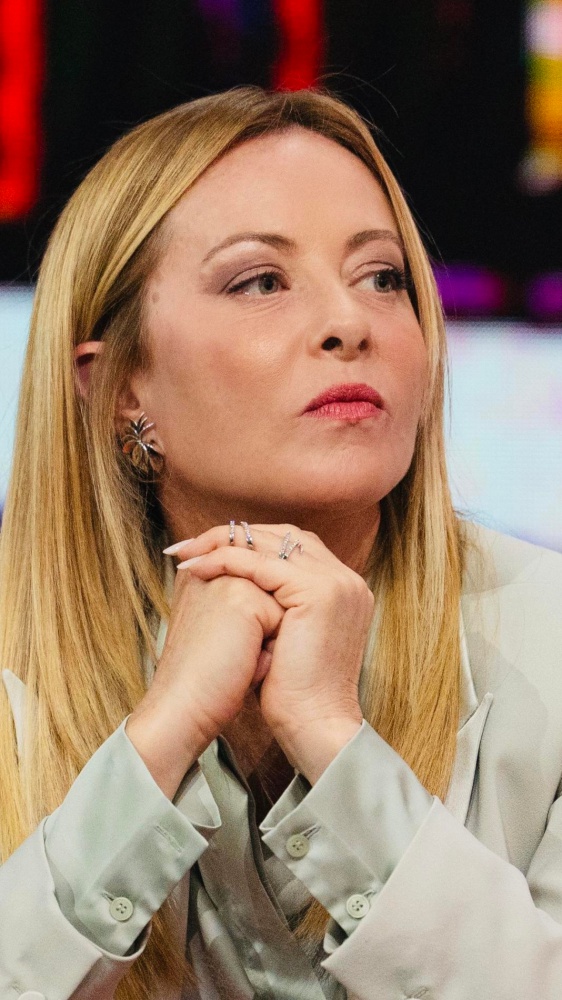 Centrodestra: il piano (che coinvolge Mantovano) di Meloni per il Colle più alto