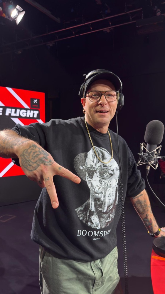 Clementino a RTL 102.5: “Lo show di Napoli includerà dei freestyle e degli omaggi ai grandi della musica. Ci saranno tanti amici e ospiti sul palco”