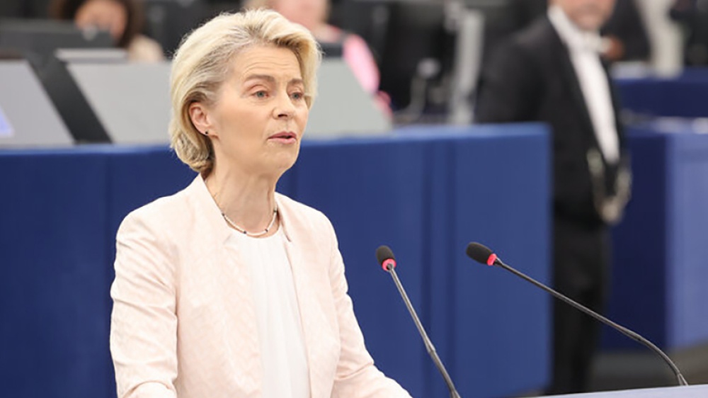 Commissione europea, quota 401 a Strasburgo e Ursula Von der Leyen fa il bis ma Giorgia Meloni non ci sta