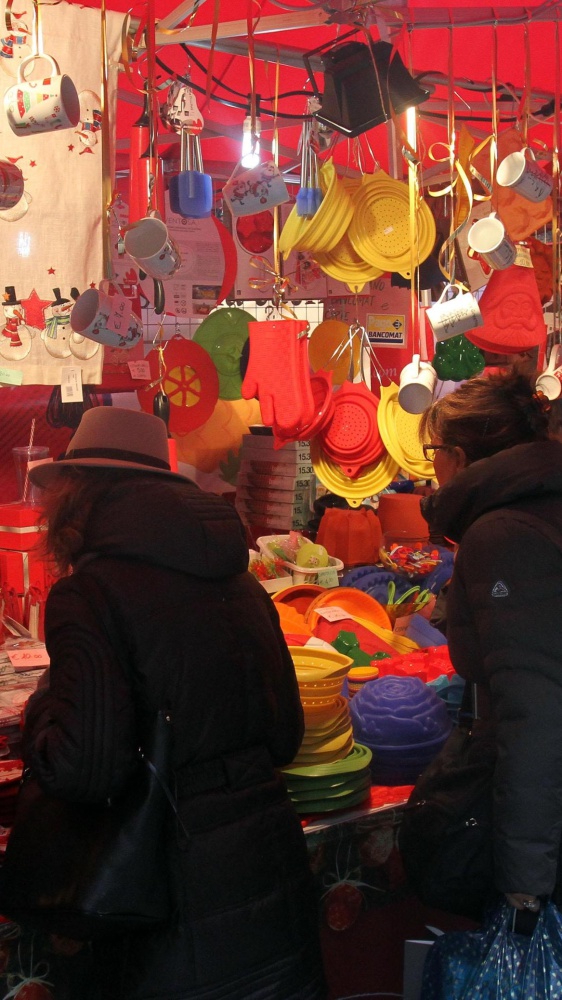 Confcommercio è ottimista sui consumi di Natale grazie alle tredicesime. Sangalli chiede al governo di consolidare la ripresa