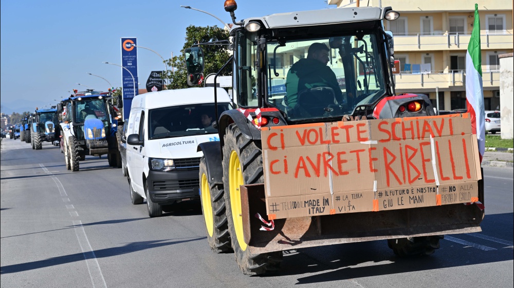 Continua la protesta degli agricoltori in Italia, nei prossimi giorni la mobilitazione verso Roma