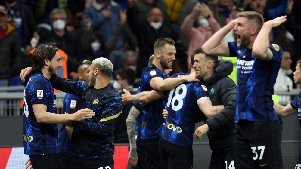 Coppa Italia, l'Inter travolge il Milan 3-0 e va in finale contro la vincente tra Juve e Fiorentina