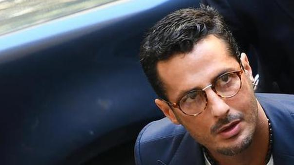 Fabrizio Corona fuori dal dal carcere, sconterà la pena in istituto di cura