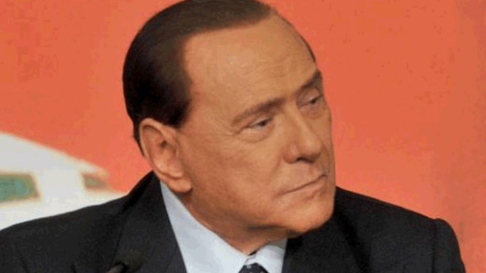 Coronavirus, Silvio Berlusconi ricoverato a Milano