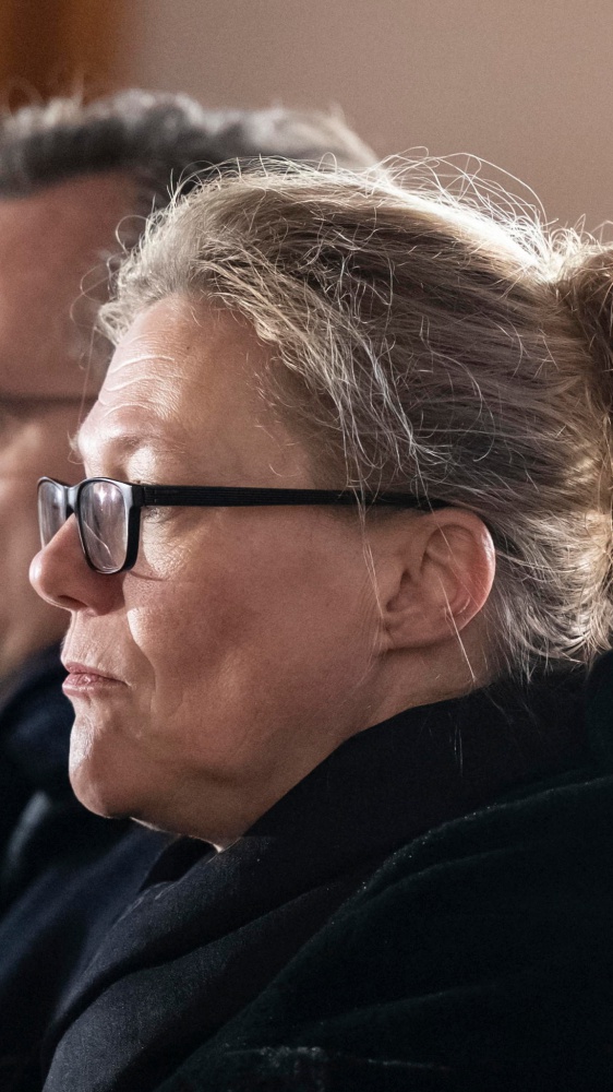 Crans-Montana, la replica della procuratrice del Canton Vallese  dopo l’indignazione mostrata dall’Italia per la scarcerazione di Jacques Moretti