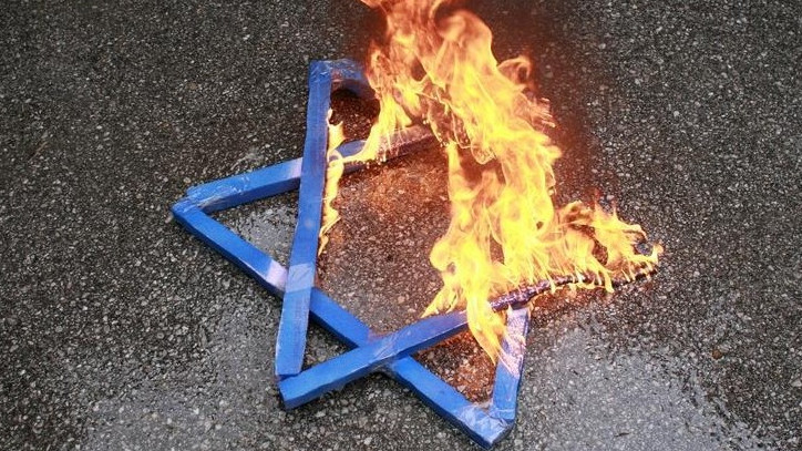 Cresce l'antisemitismo in Italia, in nove mesi 190 episodi