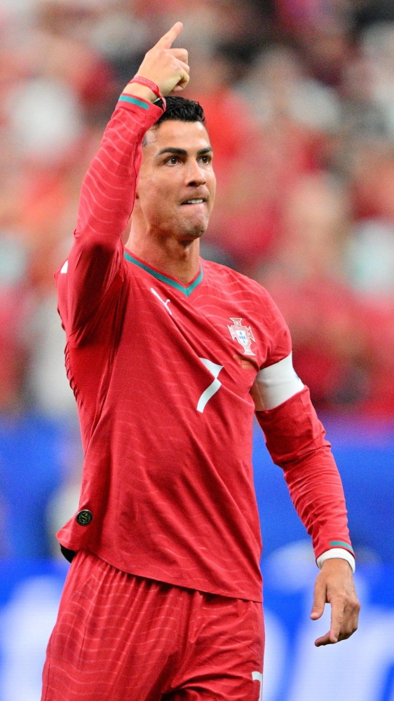 Cristiano Ronaldo si sblocca e torna al gol; il Portogallo batte 5-0 l'Uzbekistan, segna anche Leao