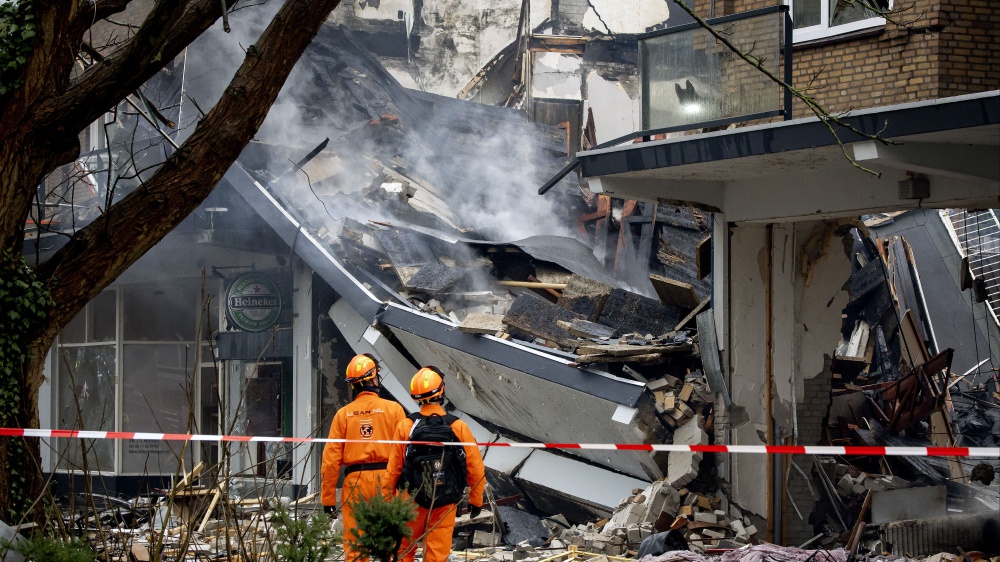 Crolla una palazzina residenziale all'Aja, in Olanda, almeno venti vittime