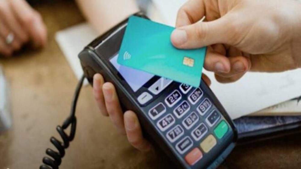 Dall'8 dicembre al via il cashback, il programma prevede il rimborso del 10% degli acquisti fatti nei negozi con carte e app
